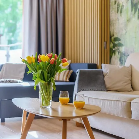 A008 Lux Tukan Polanki Park - *