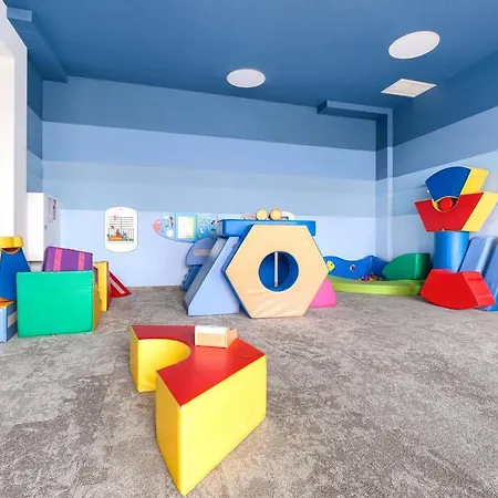 A008 Lux Tukan Polanki Park - קולובז'ג