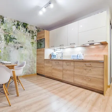 A008 Lux Tukan Polanki Park - קולובז'ג