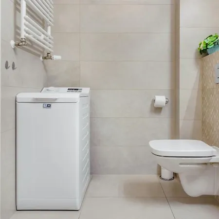 A008 Lux Tukan Polanki Park - * קולובז'ג