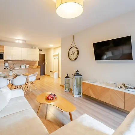 A008 Lux Tukan Polanki Park - * Kolberg